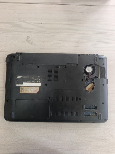 ноутбук Samsung NP-R525L в Тулун