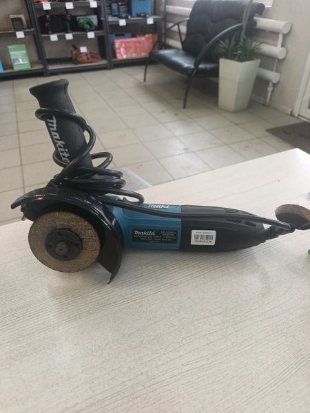 шлифмашина угловая сетевая Реплика Makita GA5030R в Тулун