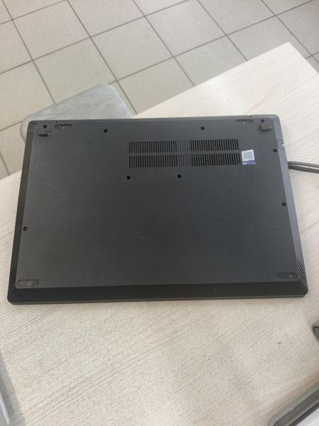 ноутбук Lenovo без модели (15.6/HD/300U/4GB/256GB) в Тулун