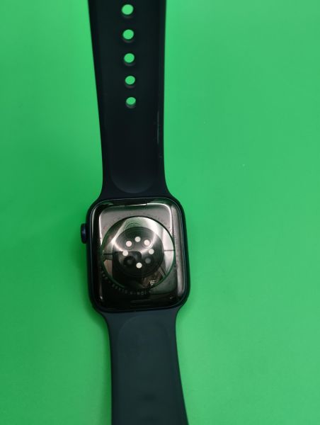 Купить Apple Watch Series 6 44mm (A2292/M00H3) с СЗУ в Усть-Илимск за 11199 руб.