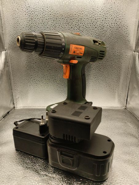 Купить Sturm! CD3118C с СЗУ в Усть-Илимск за 800 руб.