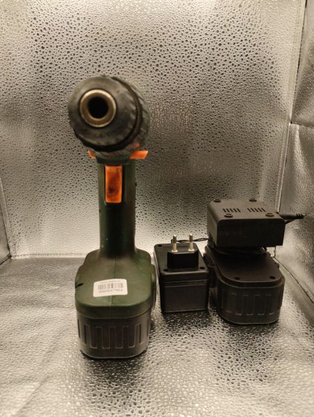 Купить Sturm! CD3118C с СЗУ в Усть-Илимск за 800 руб.