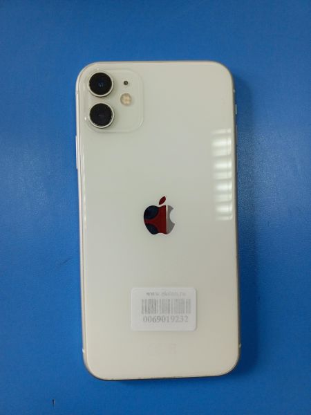 Купить Apple iPhone 11 64GB в Усть-Илимск за 15700 руб.