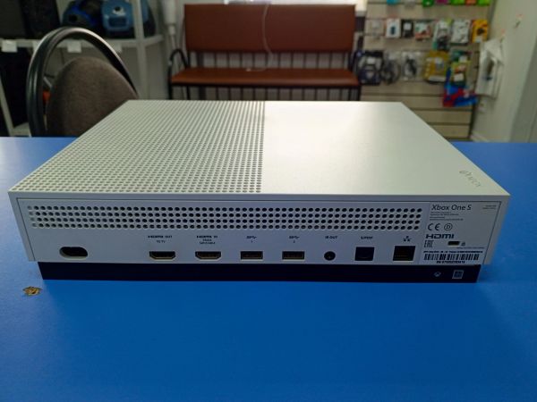 игровая приставка Microsoft Xbox One S 1000GB (1681, с дисководом) в Усть-Илимск