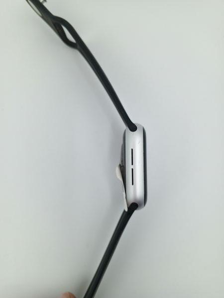 Купить Apple Watch Series 4 40mm (A1977) с СЗУ в Усть-Илимск за 4200 руб.