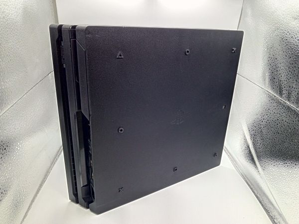 Купить Sony PlayStation 4 Pro 1TB (CUH-7008B) в Усть-Илимск за 18900 руб.