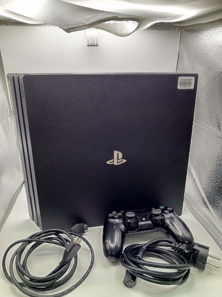 Купить Sony PlayStation 4 Pro 1TB (CUH-7008B) в Усть-Илимск за 18900 руб.
