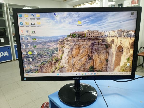 Купить Samsung S23C350H в Усть-Илимск за 2400 руб.