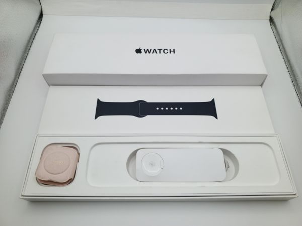 Купить Apple Watch SE 44mm (A2352) с СЗУ в Усть-Илимск за 6500 руб.