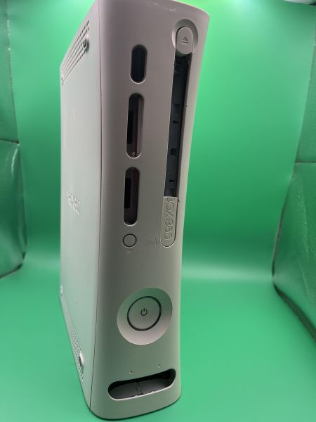 Купить Microsoft Xbox 360 Console в Усть-Илимск за 4799 руб.
