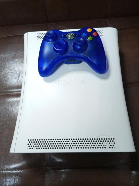 Купить Microsoft Xbox 360 Console в Усолье-Сибирское за 5200 руб.