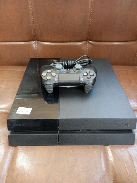 Купить Sony PlayStation 4 500GB (CUH-1108A) в Усолье-Сибирское за 15200 руб.