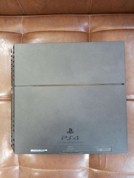 Купить Sony PlayStation 4 500GB (CUH-1108A) в Усолье-Сибирское за 15200 руб.