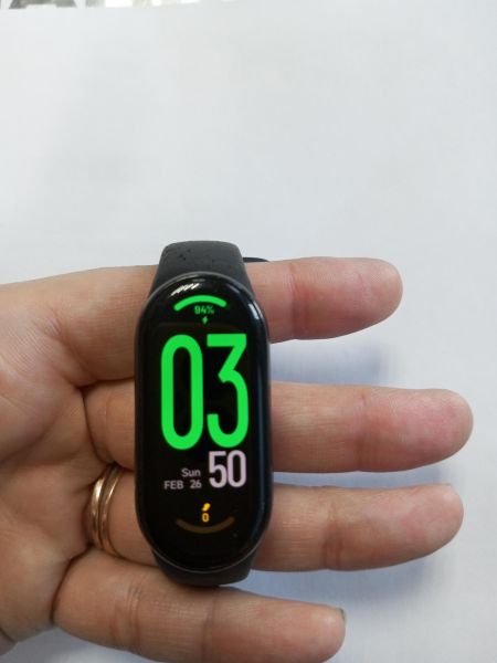 Купить Xiaomi Smart Band 8 (M2239B1) с СЗУ в Усолье-Сибирское за 450 руб.