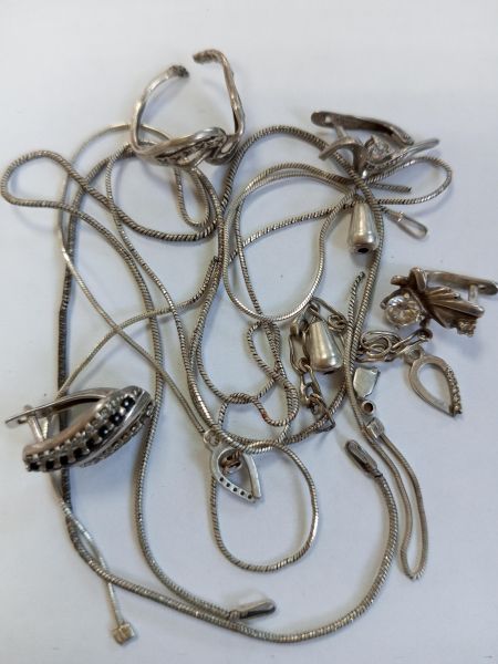 Купить Лом (Горсть) серебро 925 12,34g, вес изделия 15.2g в Усолье-Сибирское за 950 руб.
