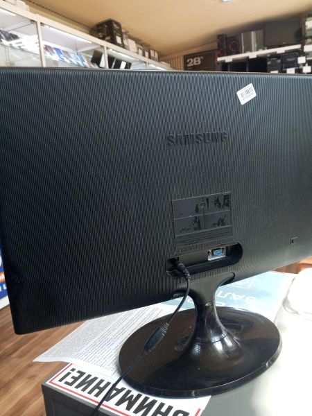 Купить Samsung S22C300B в Усолье-Сибирское за 1700 руб.