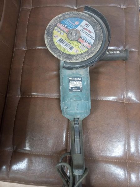 шлифмашина угловая сетевая Реплика Makita GA9020 в Усолье-Сибирское