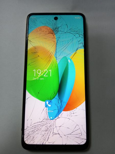 Купить TECNO Spark Go 2024 4/128GB (BG6) Duos в Усолье-Сибирское за 2600 руб.
