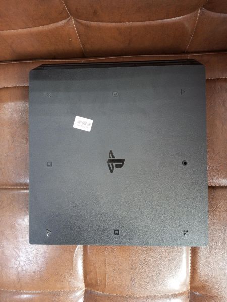 Купить Sony PlayStation 4 Pro 1TB (CUH-7208B) в Усолье-Сибирское за 21300 руб.