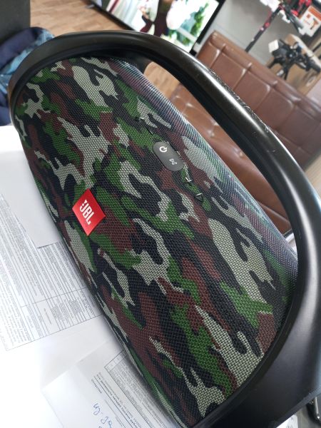 Купить JBL Boombox (BoomboxQ) с СЗУ в Усолье-Сибирское за 11700 руб.