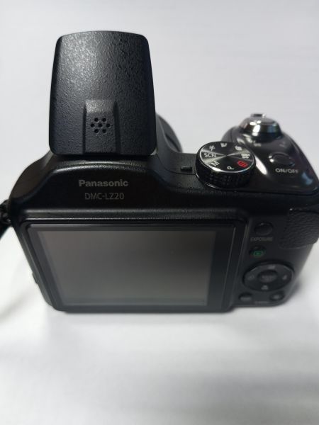 Купить Panasonic Lumix DMC-LZ20 (СЗУ не требуется) в Усолье-Сибирское за 2000 руб.