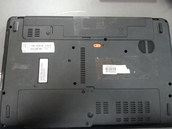 ноутбук Acer TravelMate TMP253-E-10004G32Mnks (Базовый видеоадаптер) в Усолье-Сибирское