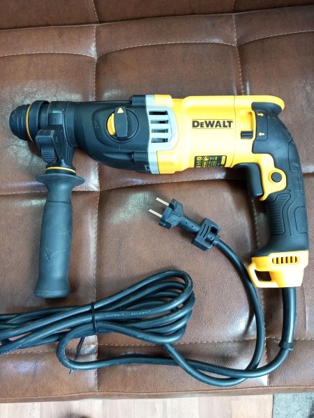 перфоратор сетевой DeWALT D25143K в Усолье-Сибирское
