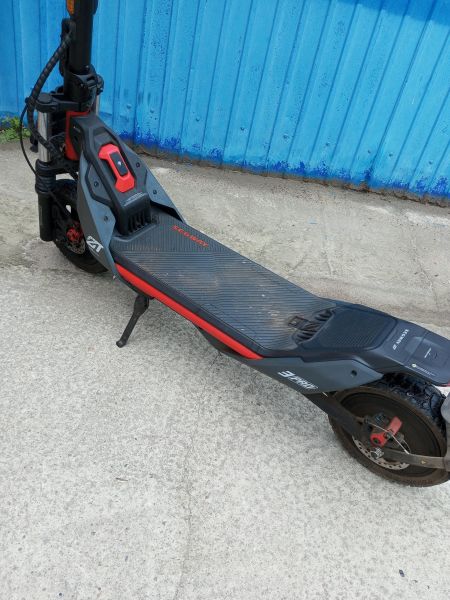 электросамокат Ninebot by Segway KickScooter ZT3 Pro в УсольеСибирское