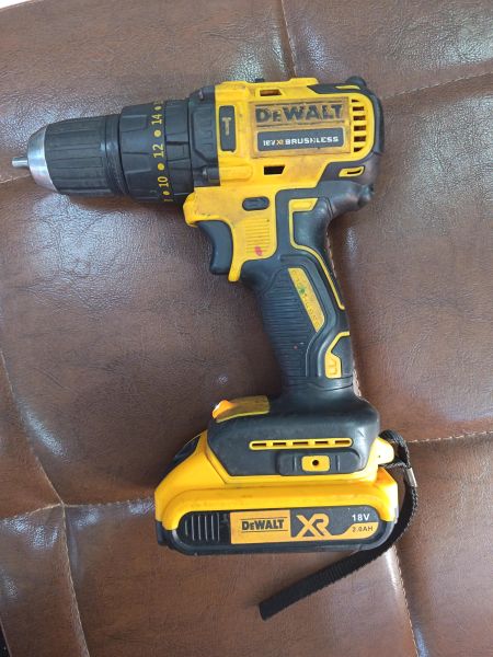 шуруповёрт аккумуляторный DeWalt DCD708 с СЗУ в Усолье-Сибирское
