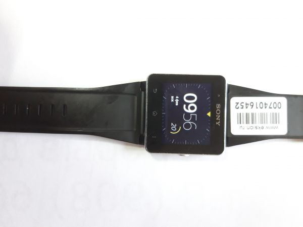 Купить Sony SmartWatch 2 SW2 (1275-2358) с СЗУ в Усолье-Сибирское за 450 руб.