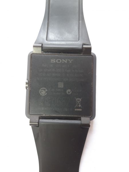 Купить Sony SmartWatch 2 SW2 (1275-2358) с СЗУ в Усолье-Сибирское за 450 руб.