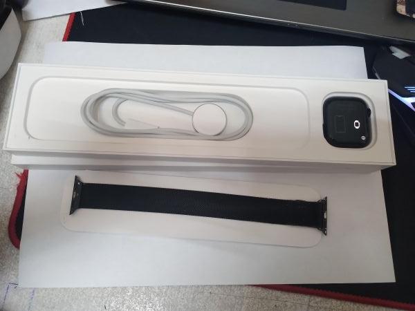 Купить Apple Watch Series 8 41mm (A2770) с СЗУ в Улан-Удэ за 15999 руб.