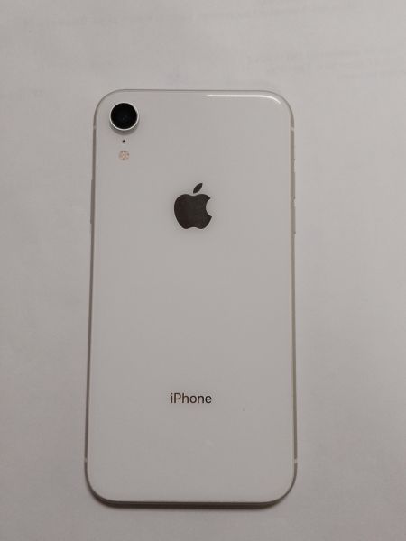 Купить Apple iPhone XR 128GB в Улан-Удэ за 15999 руб.