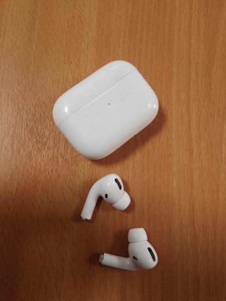 Купить Apple AirPods Pro (A2083, A2084) в Улан-Удэ за 5199 руб.