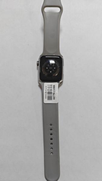 Купить Apple Watch Series 7 45mm (A2474) с СЗУ в Улан-Удэ за 11600 руб.