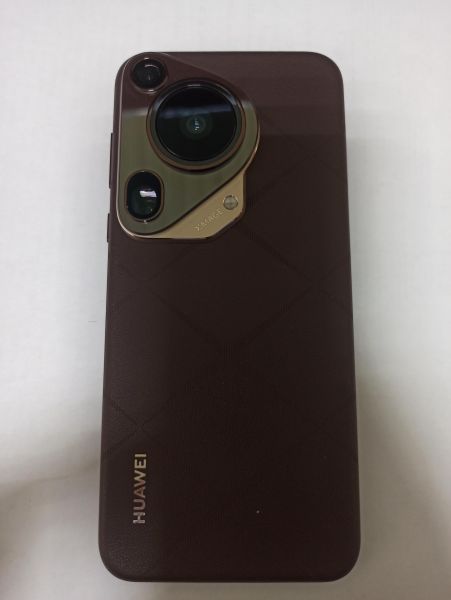 Купить Huawei Pura 70 Ultra 16/512GB (HBP-LX9) Duos в Улан-Удэ за 53100 руб.