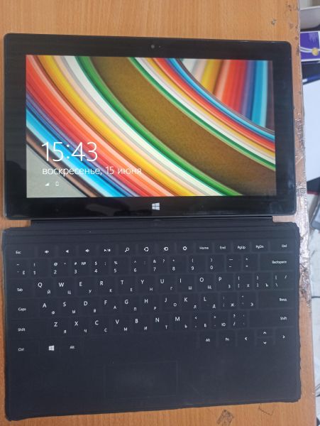 Купить Microsoft Surface RT 64GB (1516) (без SIM) с СЗУ в Улан-Удэ за 4000 руб.