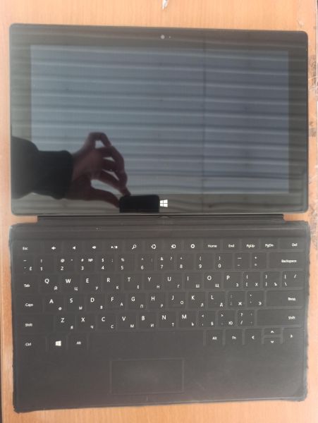 Купить Microsoft Surface RT 64GB (1516) (без SIM) с СЗУ в Улан-Удэ за 4000 руб.