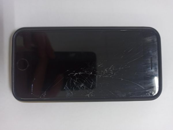 Купить Apple iPhone 8 64GB в Улан-Удэ за 3000 руб.