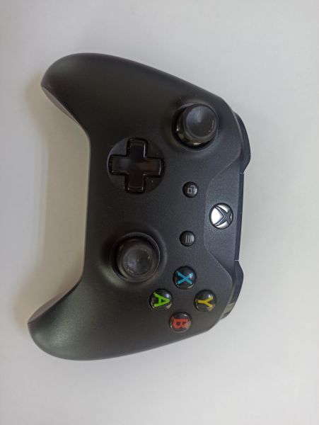 Купить Microsoft Xbox One 500GB (1540) в Улан-Удэ за 7400 руб.