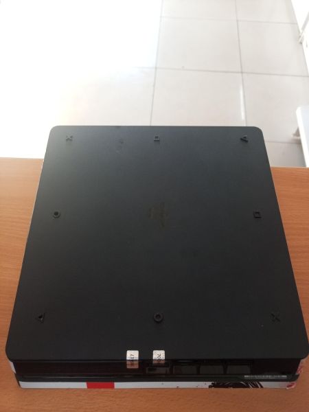 Купить Sony PlayStation 4 Slim 500GB (CUH-2108A) в Улан-Удэ за 15100 руб.