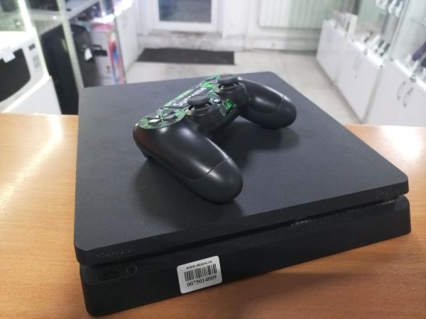 Купить Sony PlayStation 4 Slim 500GB (CUH-2208A) в Улан-Удэ за 17400 руб.