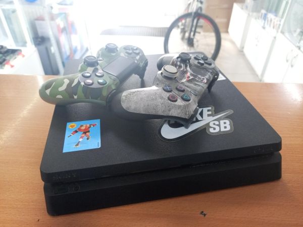 игровая приставка Sony PlayStation 4 Slim 1TB (CUH-2208B) в Улан-Удэ