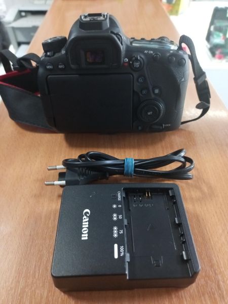 фотоаппарат Canon EOS 6D Mark II kit (DS126631) с СЗУ в Улан-Удэ