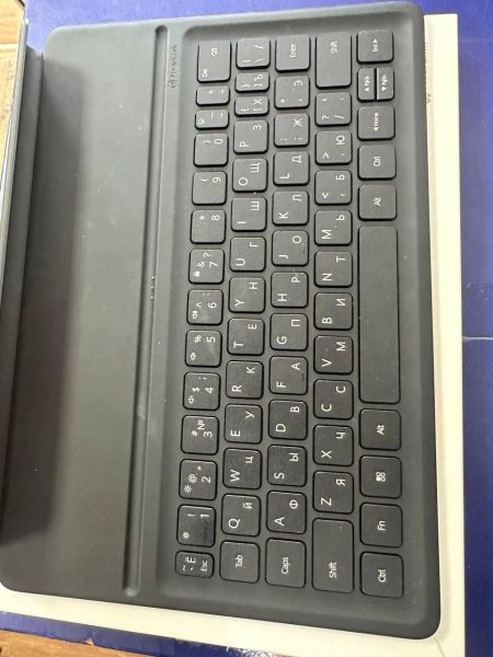 Купить HUAWEI Smart Magnetic Keyboard (TGR-KB11) в Улан-Удэ за 1300 руб.
