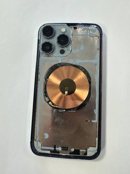 Купить Apple iPhone XR в корпусе 12/13/14/15/16 Pro 128GB в Улан-Удэ за 10750 руб.