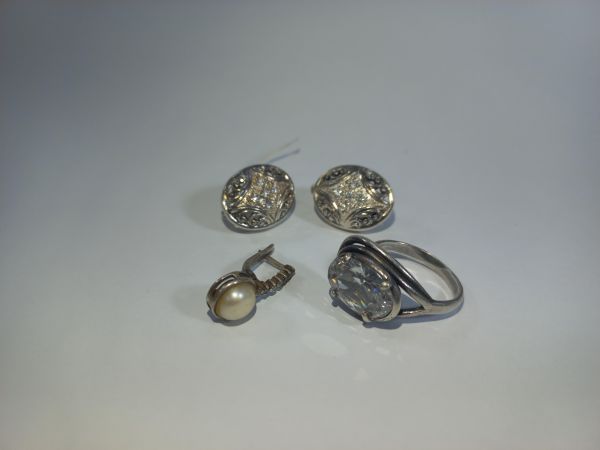 Купить Лом (Горсть) серебро 925 15,23g, вес изделия 16.98g в Улан-Удэ за 1000 руб.