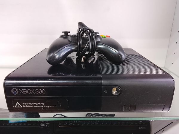 Купить Microsoft Xbox 360 E 500GB (1538) в Улан-Удэ за 4600 руб.