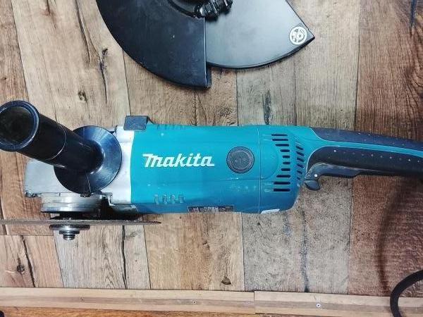 Купить Makita GA9020 в Улан-Удэ за 3300 руб.