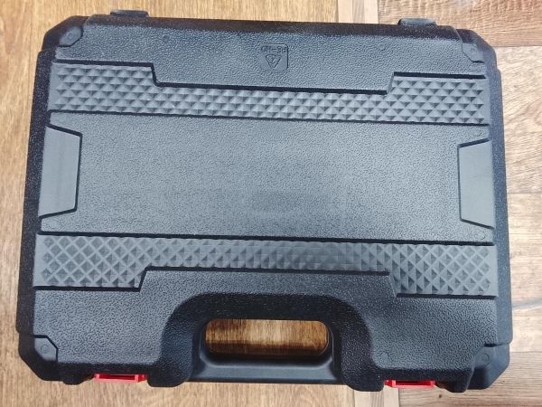 Купить SCHWARZ BT-24-Li2 с СЗУ в Улан-Удэ за 4000 руб.